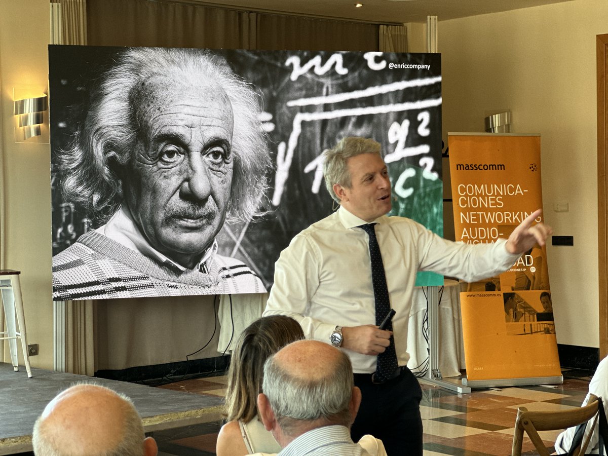 Hoy en #masscommsummit24! Contamos con el increíble <a href="/EnricCompa82378/">Enric Company Armengol</a> como maestro de ceremonias. Su experiencia como speaker nos garantiza una jornada única. No te pierdas su conferencia “IM-PARABLES: Las claves para conseguir todo lo que nos propongamos”!

#Inspiración