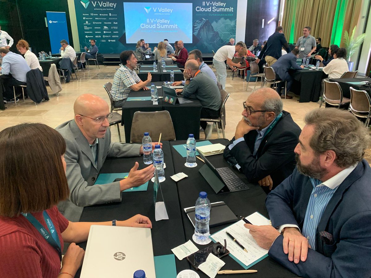 UDSenterprise's tweet image. ☁️ Last week, we were VIP Sponsors at the II V-Valley Cloud Summit, where we explored #cloud trends and shared our vision of the #DigitalWorkplace with top experts

Thanks to the @VValleySpain team for an incredible event!

#SmartDigitalWorkplace #WemakeVDIhappen #UDSEnterprise