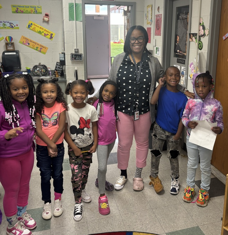 Ecorseschools's tweet photo. Spirit week is lots of fun at Bunche! Tuesday - Mismatch Day" l https://t.co/tB6MPhFYbG