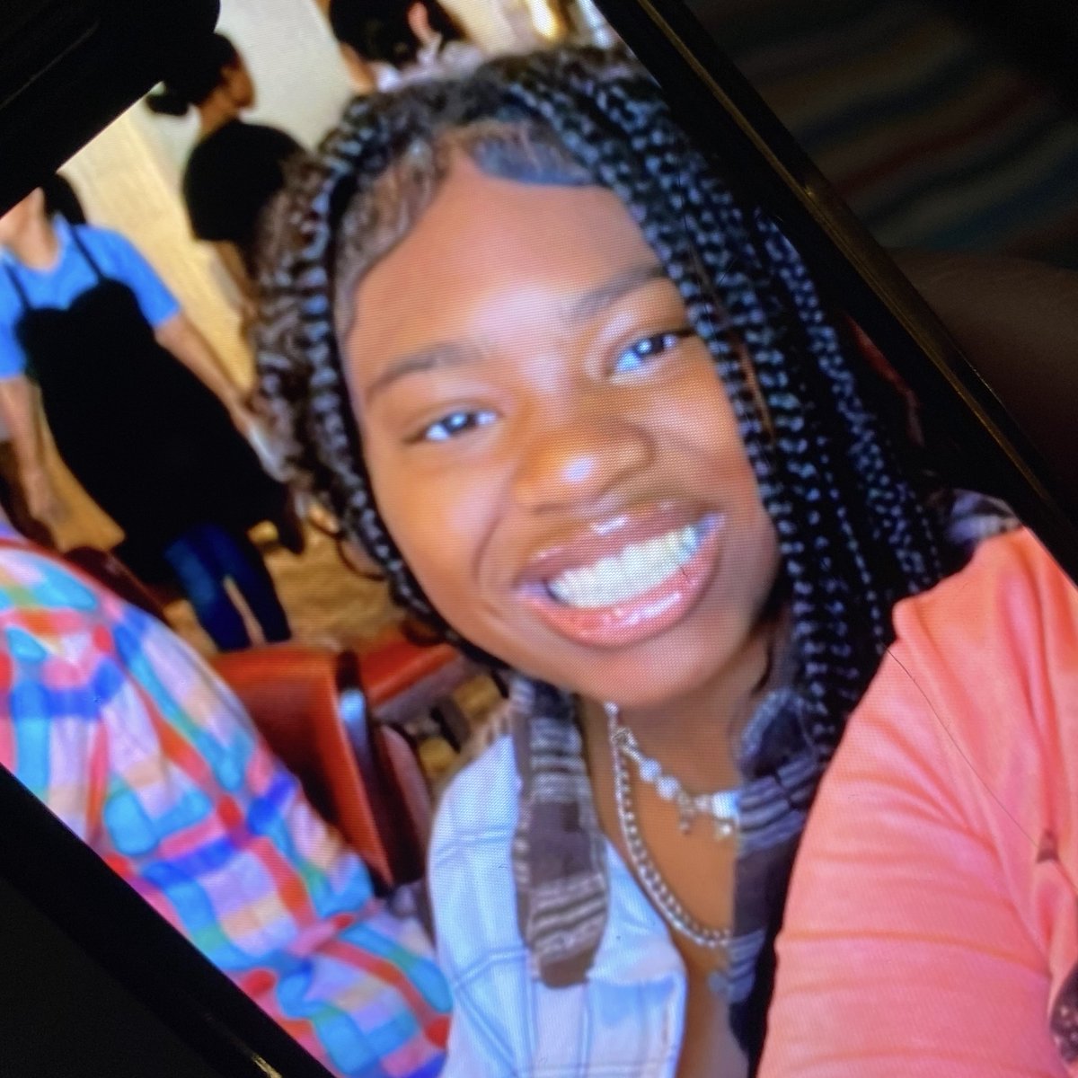 #CriticalMissing 14-year-old Leahgrace Cooper (5’4 115lbs). Last season in the Essex area wearing a beige shirt, with a pink flower design, black jeans, black and white Nike sneakers. Anyone with information is asked to call 911 or 410-887-0220. #HelpLocate #BCoPD