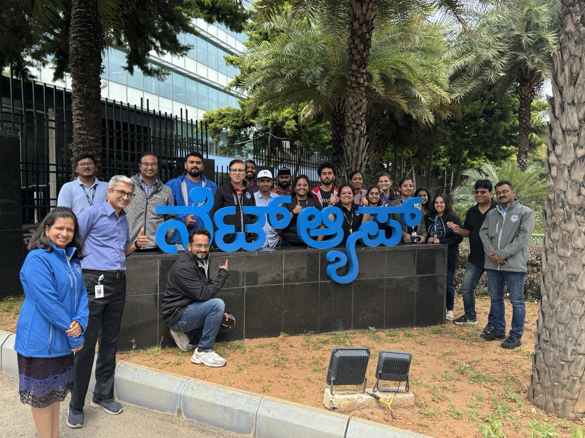 LifeAtNetApp's tweet photo. 🌍🎉 Embracing the @NetApp Swag Spirit Worldwide! 📸✨ 

Check out awesome photos of employees rocking #NetApp gear across the globe! Join us in celebrating #NetAppSwagDay and our vibrant culture. 

#TeamNetApp #GlobalCommunity #LifeAtNetApp https://t.co/Iwc6brxFWQ