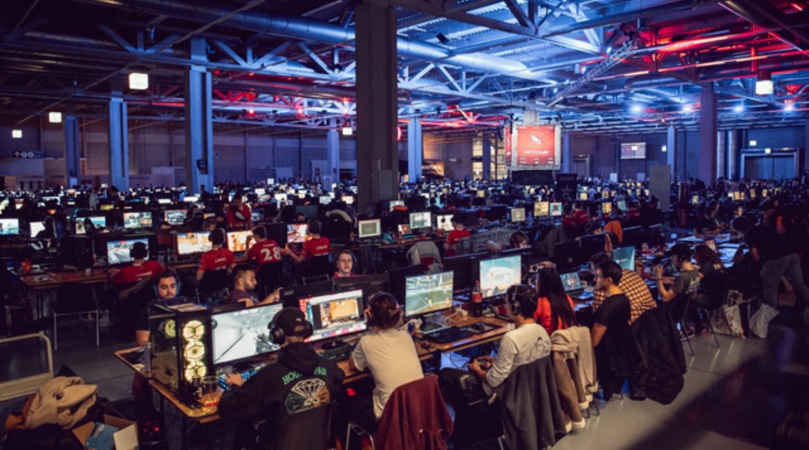 SwitzerLAN tweet media