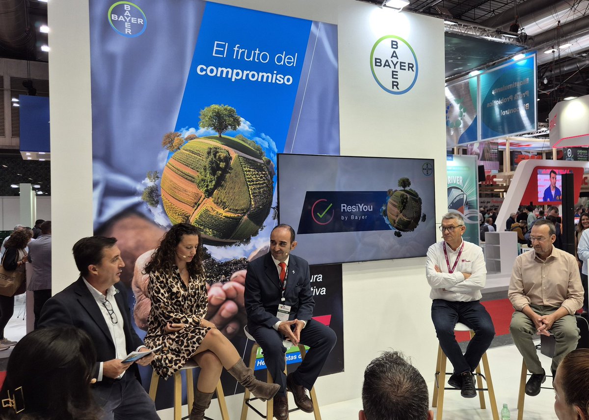 Bayer Crop Science España (@bayer4cropses) on Twitter photo <a href="/BayerEspana/">Bayer España</a> <a href="/SeminisIberia/">Seminis Iberia</a> <a href="/FruitAttraction/">Fruit Attraction</a> <a href="/scerdavalles/">Santi Cerdà</a> <a href="/GuillemExport/">Guillem Export</a> <a href="/Bayer4Crops/">Bayer | Crop Science</a> <a href="/CuadernoAgrario/">Cuaderno Agrario</a> <a href="/eComercioAgr/">eComercioAgrario</a> <a href="/FHALMERIA/">FHALMERIA 🌱</a> <a href="/fhmurcia/">FHMURCIA</a> <a href="/jaarcossanchez/">José Antonio Arcos</a> <a href="/fruittoday/">Revista Fruit Today</a> 📱 Comenzamos el bloque centrado en la digitalización de cultivos hortícolas ➡️ #ResiYou
Productores y técnicos nos cuentan su experiencia.
🗣️ Ana Hernández, <a href="/grupo_paloma/">Grupo Hortofrutícola Paloma</a>
🗣️ Juan Carlos Sayago, <a href="/cunadeplatero/">CUNA DE PLATERO</a>
🗣️ Paco López, El Ciruelo
🗣️ Agustí Soler, EMEA Agrónoma <a href="/BayerEspana/">Bayer España</a> <a href="/SeminisIberia/">Seminis Iberia</a> <a href="/FruitAttraction/">Fruit Attraction</a> <a href="/scerdavalles/">Santi Cerdà</a> <a href="/GuillemExport/">Guillem Export</a> <a href="/Bayer4Crops/">Bayer | Crop Science</a> <a href="/CuadernoAgrario/">Cuaderno Agrario</a> <a href="/eComercioAgr/">eComercioAgrario</a> <a href="/FHALMERIA/">FHALMERIA 🌱</a> <a href="/fhmurcia/">FHMURCIA</a> <a href="/jaarcossanchez/">José Antonio Arcos</a> <a href="/fruittoday/">Revista Fruit Today</a> 📱 Comenzamos el bloque centrado en la digitalización de cultivos hortícolas ➡️ #ResiYou
Productores y técnicos nos cuentan su experiencia.
🗣️ Ana Hernández, <a href="/grupo_paloma/">Grupo Hortofrutícola Paloma</a>
🗣️ Juan Carlos Sayago, <a href="/cunadeplatero/">CUNA DE PLATERO</a>
🗣️ Paco López, El Ciruelo
🗣️ Agustí Soler, EMEA Agrónoma