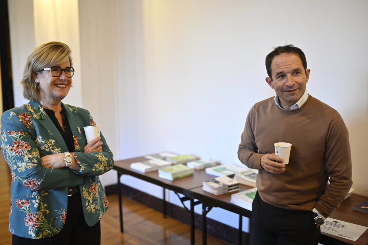 mapoussier's tweet image. Nous nous sommes réunis à la Cité Universitaire avec celles et ceux qui font vivre le dispositif local d’accompagnement, partout dans nos territoires. 

Leur engagement est essentiel. 

Merci @avise_org pour l’organisation de cette rencontre et nos échanges.