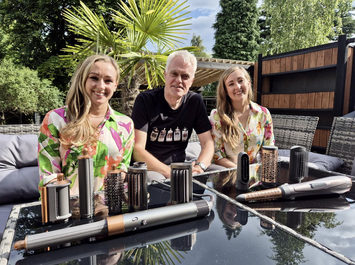 In tonight’s <a href="/ShopSmartCH5/">Shop Smart Save Money</a> at 7pm on Channel 5 I’m testing hot air stylers from Dyson and Babyliss. I don’t have sufficient hair myself but happily I was joined by <a href="/TownsendTwins/">Townsend Twins</a> Chloe and Francesca