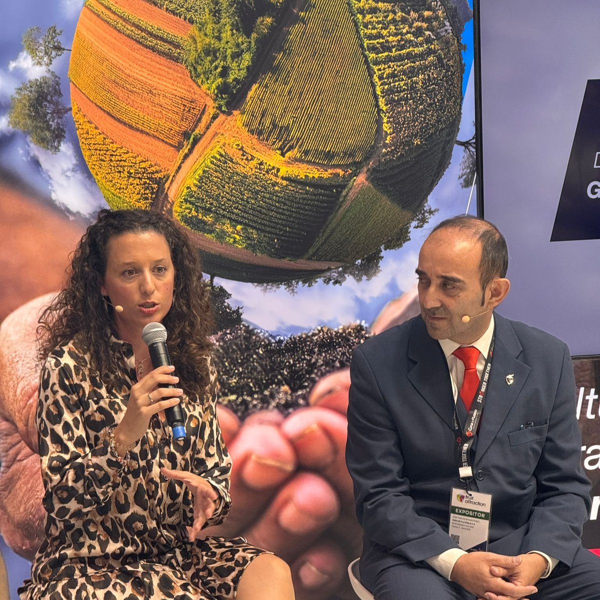 Bayer Crop Science España (@bayer4cropses) on Twitter photo <a href="/BayerEspana/">Bayer España</a> <a href="/SeminisIberia/">Seminis Iberia</a> <a href="/FruitAttraction/">Fruit Attraction</a> <a href="/scerdavalles/">Santi Cerdà</a> <a href="/GuillemExport/">Guillem Export</a> <a href="/Bayer4Crops/">Bayer | Crop Science</a> <a href="/CuadernoAgrario/">Cuaderno Agrario</a> <a href="/eComercioAgr/">eComercioAgrario</a> <a href="/FHALMERIA/">FHALMERIA 🌱</a> <a href="/fhmurcia/">FHMURCIA</a> <a href="/jaarcossanchez/">José Antonio Arcos</a> <a href="/fruittoday/">Revista Fruit Today</a> <a href="/grupo_paloma/">Grupo Hortofrutícola Paloma</a> <a href="/cunadeplatero/">CUNA DE PLATERO</a> 🗣️ Ana Hernández de <a href="/grupo_paloma/">Grupo Hortofrutícola Paloma</a> nos cuenta su experiencia con #ResiYou ➡️ Nos permite asegurar a nuestros cliente la calidad y el trabajo que hay detrás de la gestión sostenible de cultivos que hacemos en nuestras fincas
#ElFrutoDelCompromiso #FruitAttraction2024 <a href="/BayerEspana/">Bayer España</a> <a href="/SeminisIberia/">Seminis Iberia</a> <a href="/FruitAttraction/">Fruit Attraction</a> <a href="/scerdavalles/">Santi Cerdà</a> <a href="/GuillemExport/">Guillem Export</a> <a href="/Bayer4Crops/">Bayer | Crop Science</a> <a href="/CuadernoAgrario/">Cuaderno Agrario</a> <a href="/eComercioAgr/">eComercioAgrario</a> <a href="/FHALMERIA/">FHALMERIA 🌱</a> <a href="/fhmurcia/">FHMURCIA</a> <a href="/jaarcossanchez/">José Antonio Arcos</a> <a href="/fruittoday/">Revista Fruit Today</a> <a href="/grupo_paloma/">Grupo Hortofrutícola Paloma</a> <a href="/cunadeplatero/">CUNA DE PLATERO</a> 🗣️ Ana Hernández de <a href="/grupo_paloma/">Grupo Hortofrutícola Paloma</a> nos cuenta su experiencia con #ResiYou ➡️ Nos permite asegurar a nuestros cliente la calidad y el trabajo que hay detrás de la gestión sostenible de cultivos que hacemos en nuestras fincas
#ElFrutoDelCompromiso #FruitAttraction2024