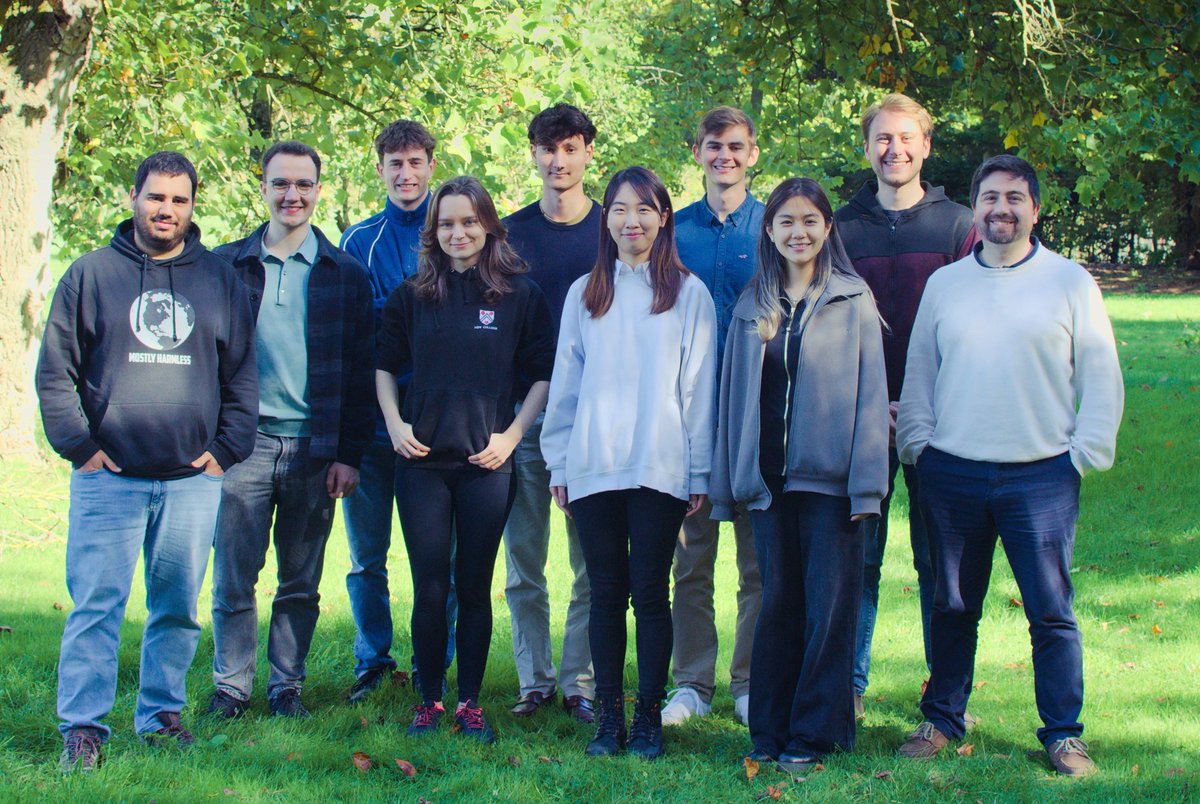 Warm welcome to Zoe, Alex and Dylan as Part IIs and Ala, Tom, Shichen, and Joe as DPhils. We're thrilled to welcome Jordi as a PDRA, Franz as a visiting student from ETH and Prof. Recabarren from U. de Concepción, Chile. Looking forward to collaborating and learning from you all!