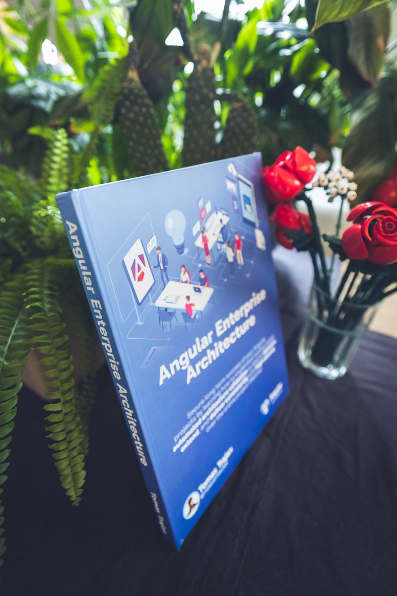 tomastrajan's tweet image. 👋Hey there folks!

🚀 I am very happy to announce the new release of 
📘 Hardcover &quot;Collector&apos;s Edition&quot; 
🅰️ of the #Angular Enterprise Architecture eBook
📦 v2.4 out now!

📘 hardcover book you can hold 
✅ get the eBook and example project immediately
✅ then, the hardcover…
