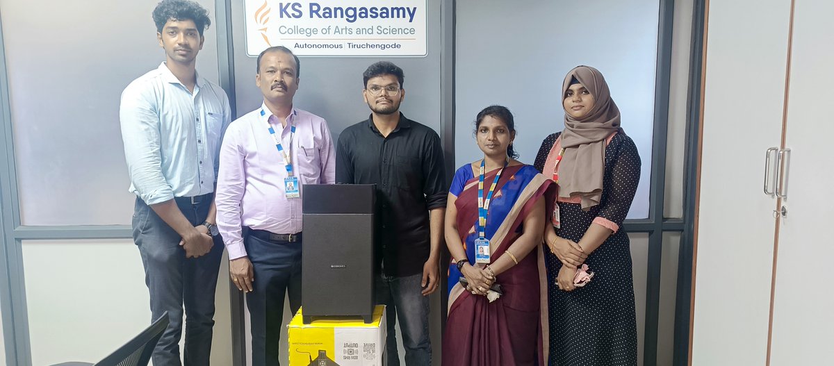 ksrcas1995's tweet image. Enthralled to share that the alumni of B.A.and M.A.English(Batch- 2020-2023 UG &amp;amp; Batch-2021- 2023 PG) have contributed PA System for the Department.

#AlumniContribution #DepartmentSupport #BAEnglish #MAEnglish #CommunitySpirit #ThankYouAlumni 
#weloveksr