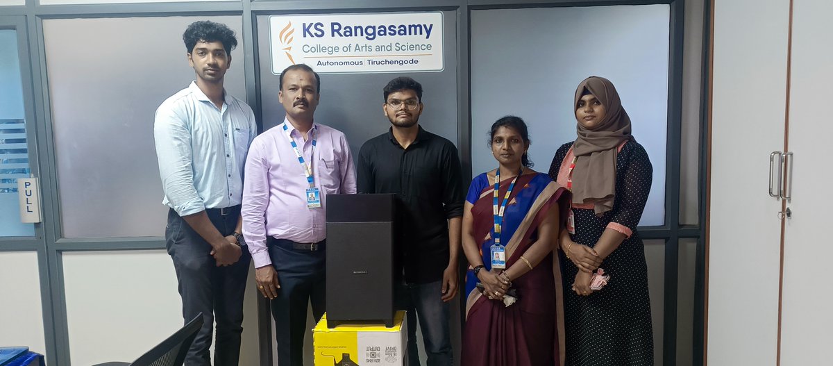 ksrcas1995's tweet image. Enthralled to share that the alumni of B.A.and M.A.English(Batch- 2020-2023 UG &amp;amp; Batch-2021- 2023 PG) have contributed PA System for the Department.

#AlumniContribution #DepartmentSupport #BAEnglish #MAEnglish #CommunitySpirit #ThankYouAlumni 
#weloveksr