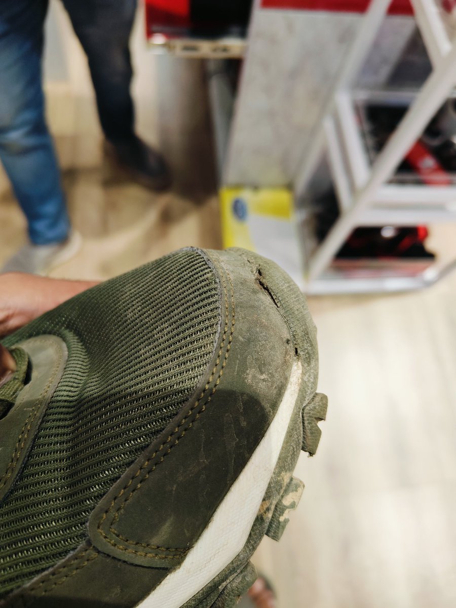 parasbhalla11's tweet photo. Invoice number - CM3003240013875
Product Name: shoes and sandals I bought these last week and they are damaged in one week. The quality of @BATA_India  is so cheap now. I will never recommend anyone to buy from @batashoes https://t.co/Ujwn6wjDm0