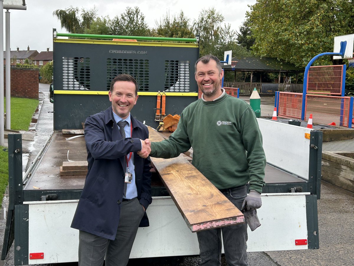 SacredHeartM23's tweet photo. a big thank you to @altrad_services and @ScaffoldRose for their donation of scaffolding planks to help us with our Sustainability projects in school. The Eco club can’t wait to get them installed into our raised planters. https://t.co/HpPmEUuJva