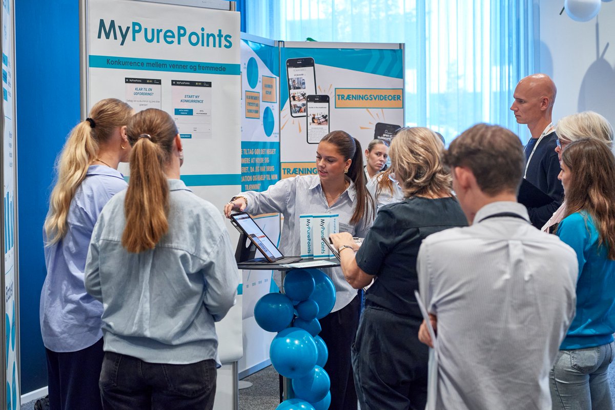 Seje HHX-elever kæmper om Danmarksmestertitlen til DM i Erhvervscase 2024 💥 Eleverne dyster i skarpe forretningsideer og strategier til årets casevirksomhed: PureGym og eleverne demonstrerer, hvordan HHX altid arbejder med en kombination af teori og virkeligheden 📚🏋️‍♂️