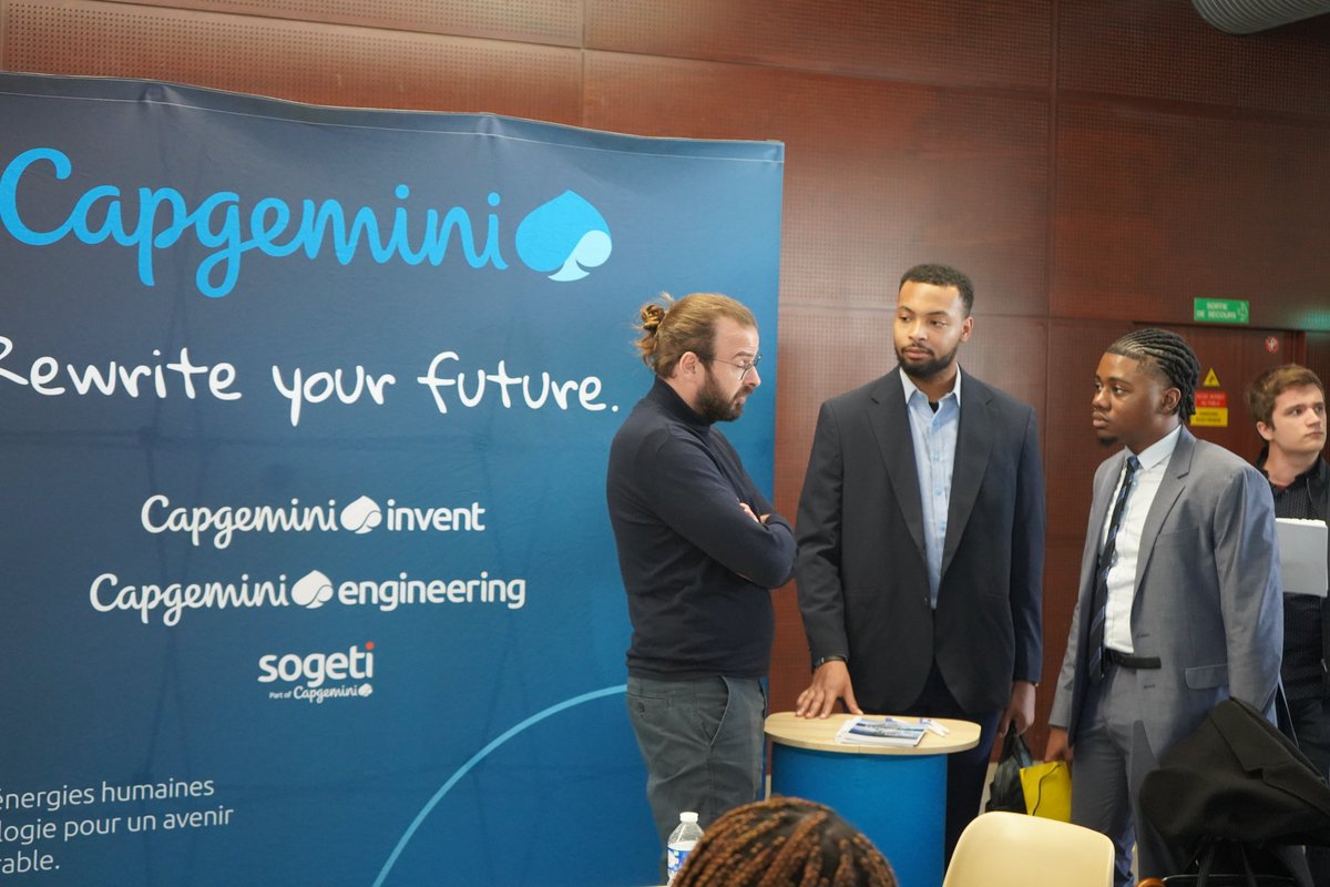 esiea_school's tweet image. Retour sur le Forum Stages : nos étudiants de 5A ont rencontré 34 entreprises partenaires pour échanger CV et conseils. Merci à toutes les entreprises présentes et aux experts pour leur soutien ! 🙌 Bonne chance à nos futurs ingénieurs dans cette belle aventure professionnelle.