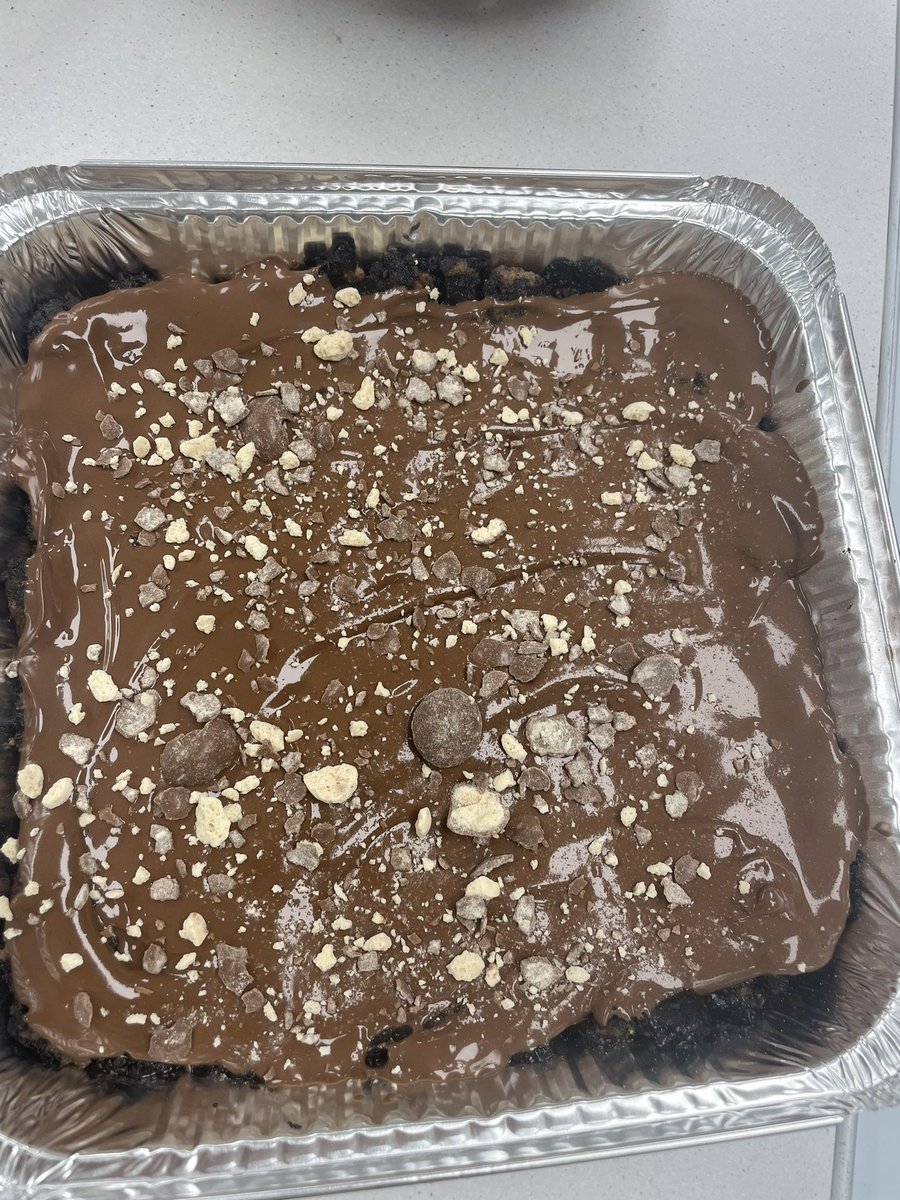 One pupil today was so keen to make a meal and dessert they worked with efficiency and displayed excellent timekeeping to produce pizza and a traybake in one period. Organising ourselves, our time and our space is building essential life skills <a href="/IWBSFalkirk/">Inclusion&Wellbeing</a>