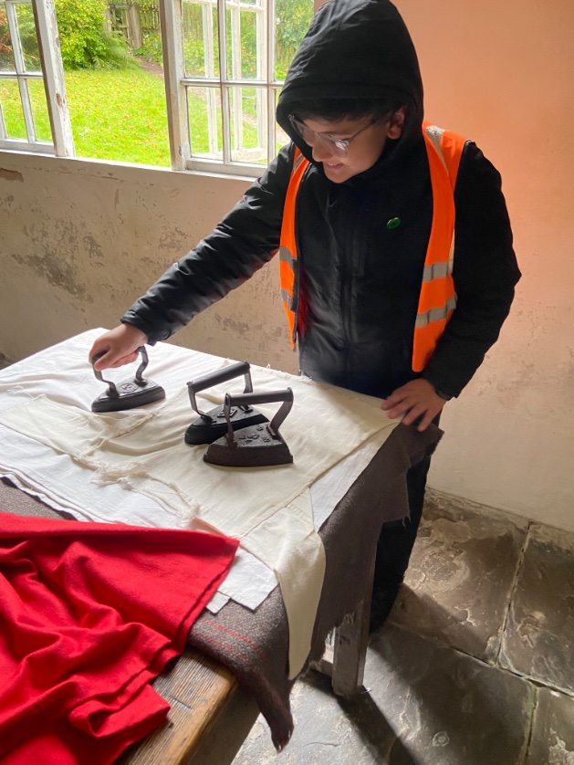 6S have enjoyed their morning at Quarry Bank Mill. They have been looking at how apprentices lived during the Industrial Revolution.