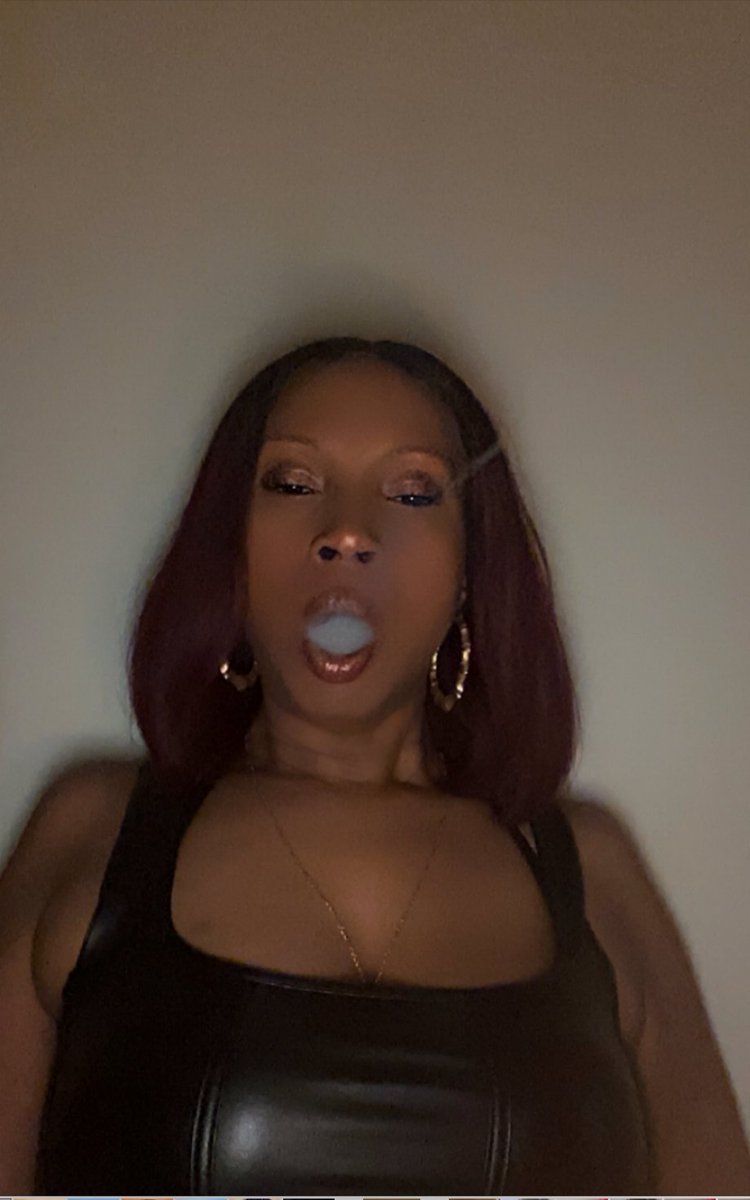 queenebonyslair's tweet photo. #CloudofSmoke #TheARTofSmoking #EnForcedSmoking #QueenEbony #Auction #LiveStream #QueenEbonysLair 👑🖤🔥🚬💨 https://t.co/eASsBS5nJR