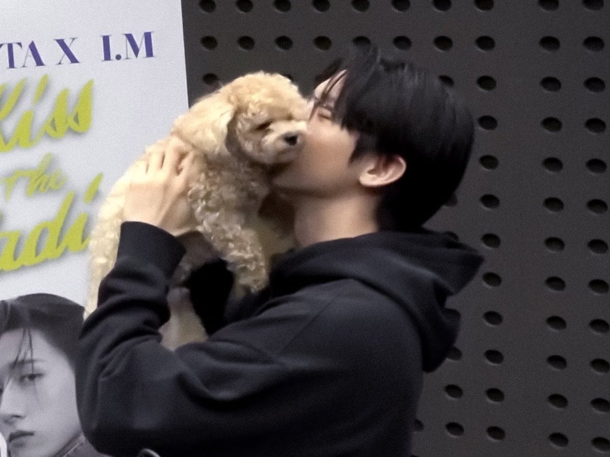 하 창구니는 신낫는데 강아띠 표정이 ㅋㅋㅋㅋㅋㅋㅋㅋㅋㅋㅋㅋㅋㅋ -_-...