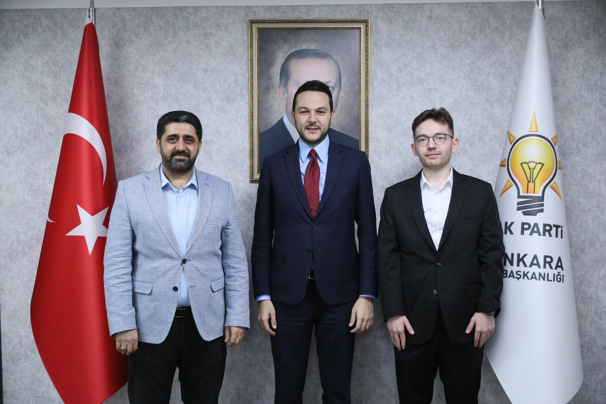 efedemirhann's tweet photo. Yeni atanan Ankara Yeşilay Gençlik Kolları Başkanı Ahmet Sefa Çamyar ve Genç Birlik Başkanı Halil Altundal'ı İl Başkanlığımızda ağırladık. 

Başkanlarımıza nazik ziyaretlerinden ötürü teşekkür ediyorum. https://t.co/OgGB2yOxim