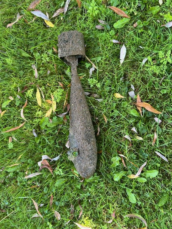 #CWoodOPP w/ assistance from <a href="/CanadianForces/">Canadian Armed Forces</a> Explosive Disposal Unit retrieved a WW2 era training munition from the Beaver River in <a href="/townofbluemtns/">The Blue Mountains</a>. It was discovered by a recreational diver. The device was found to be inert and of no danger to the public. #WorkingTogether ^dm