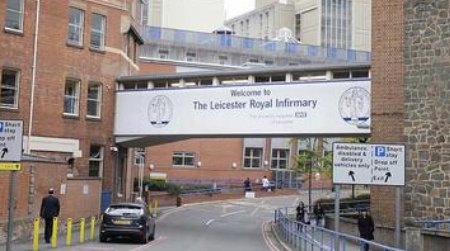 MirrorBreaking_'s tweet photo. Hospitals declare critical incident amid 'pressure' as Brits urged to avoid A&E https://t.co/Erhhi7JYQa https://t.co/S1vYgVFt4a