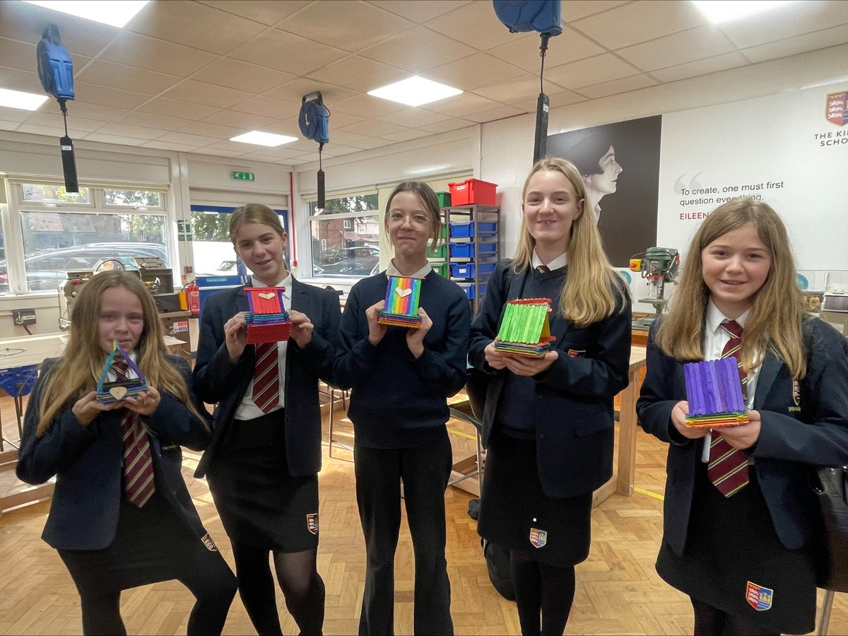 PATKingsSchool's tweet photo. Students in Craft Club have been making lovely, colourful bird feeders out of lollipop sticks. 🐦 #Wildlife #CraftClub #BeyondTheCurriculum https://t.co/5dIwwZiY0Y
