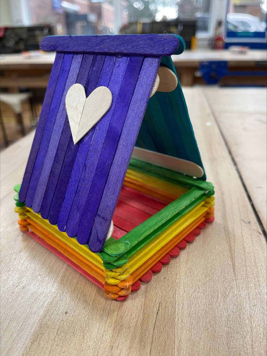PATKingsSchool's tweet photo. Students in Craft Club have been making lovely, colourful bird feeders out of lollipop sticks. 🐦 #Wildlife #CraftClub #BeyondTheCurriculum https://t.co/5dIwwZiY0Y