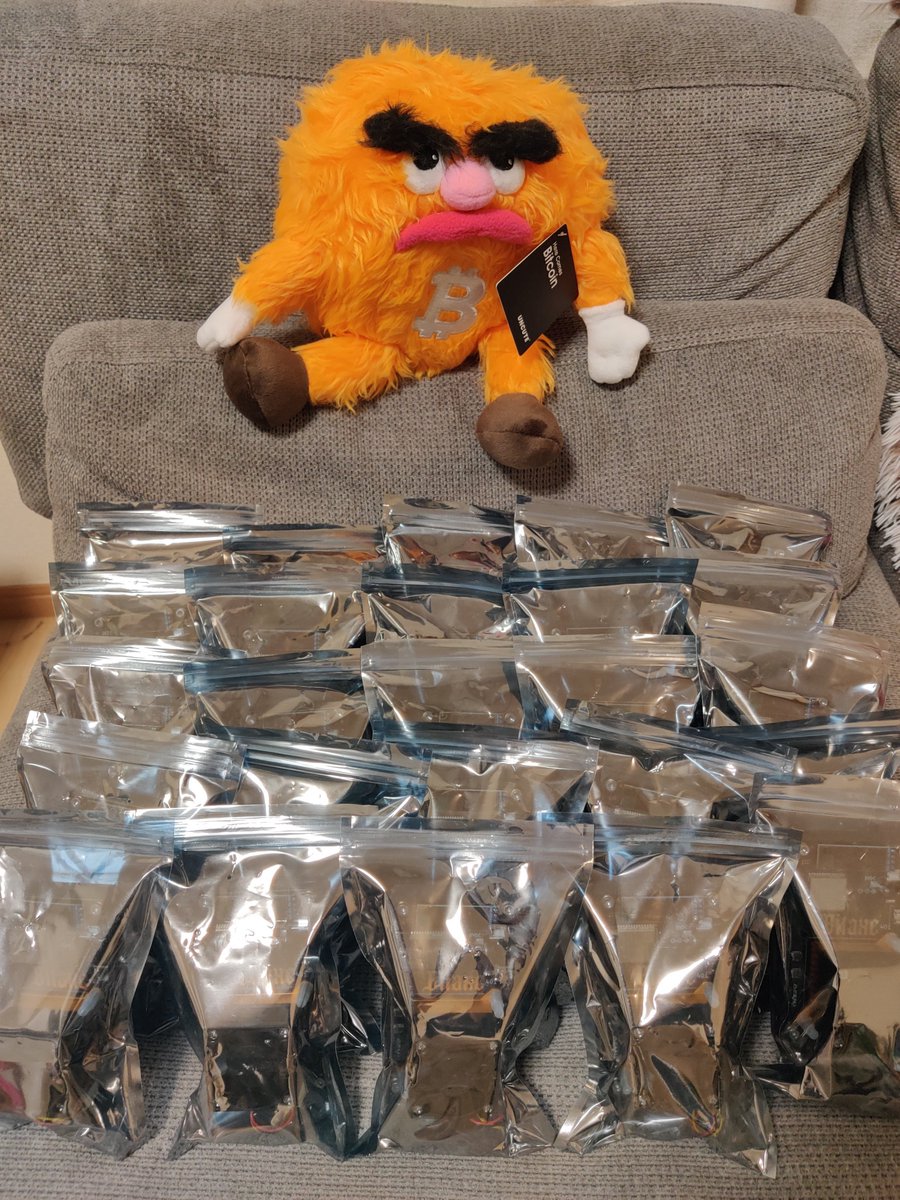 trustless_inc's tweet photo. カンファレンス後初回の再入荷分は予約リストのお客様だけで完売してしまいましたが、追加でBitaxe Supra最後の25台入荷しました！Solo Satoshiでも売り切れになっています。

また今回に限り、日本円決済も可能です。発送はおそらく来週になります。この機会にぜひ！

https://t.co/CKY3d3y6Km https://t.co/hVcZH6kBjf