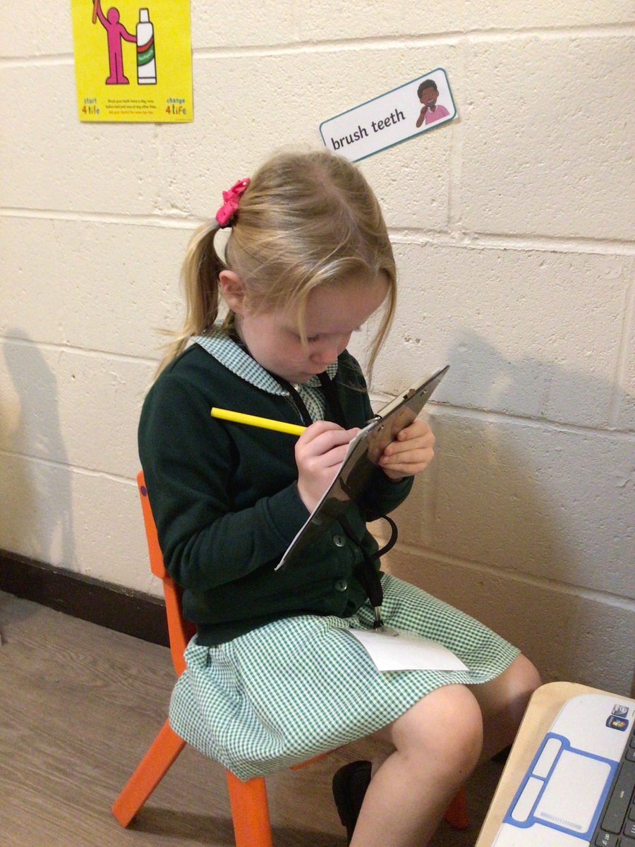 DaneRoydUFS's tweet photo. This week's 'people who help us' are Dentists! The children have looked closely at why oral hygiene is so important and what they can do to look after their teeth. @DaneRoydSchool #DaneRoydScience #DaneRoydFirstAid https://t.co/GLdD8Ufdx9