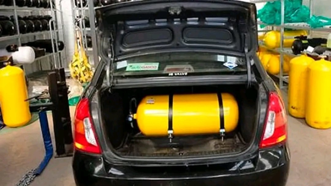 abdullahayofel's tweet image. Go and switch your car to CNG.... Fuel is not coming down anytime soon oo

Go green and save more 💚🤏