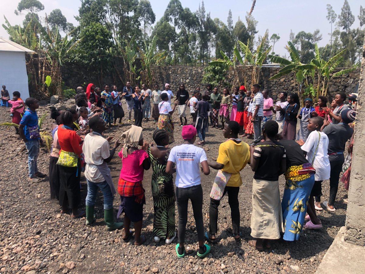 UrFrontier25552's tweet photo. 📍A Rusayo dans le Nyiragongo,🌟 Moments de joie au centre de formation de Rusayo ! 🎶💃 Nos jeunes bénéficiaires chantent, dansent et s'amusent pendant leurs sessions. Apprendre peut aussi rimer avec plaisir ! 😊 #Éducation #EnfantsÉpanouis #Rusayo https://t.co/tA9Ae5ECDT