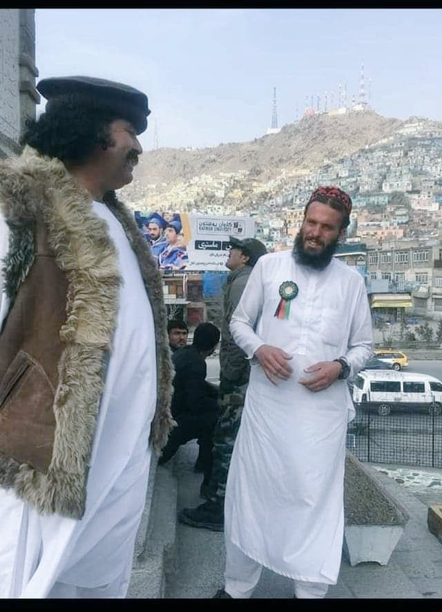 SadeqImran's tweet photo. عارف شهید سره ولاړ خليل افغان🇦🇫  نن شهید شو په خيبر کې💔🥹🙏
#PashtunNationalCourt11October
#په_خيبر_ننګ_وکړئ https://t.co/uIyyyH4unH