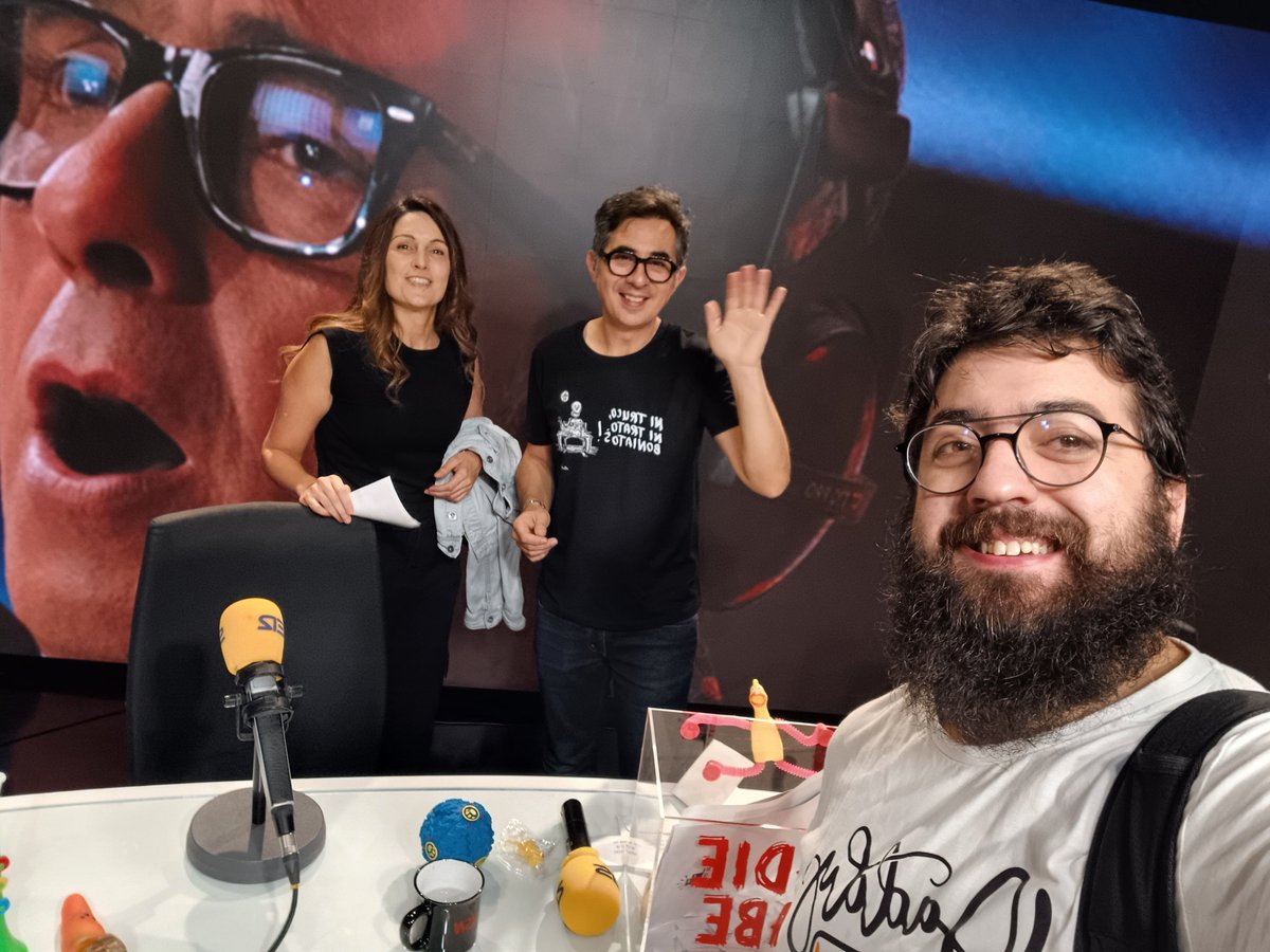 Bhartist's tweet photo. Por fin!!! @NaideSabeNada @Berto_Romero @Buenafuente @Ori_Pinzetta https://t.co/LmswWvuYmP