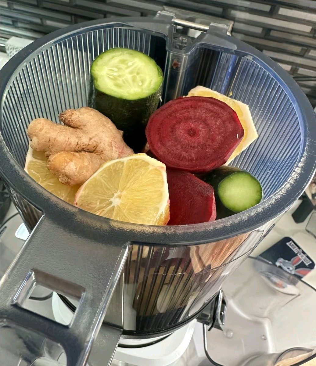 Now_Glowing's tweet photo. Unlock the power of nature in a glass! This juice oxygenates blood, boosts iron absorption, supports liver detox &amp; reduces oxidative stress. It balances pH,  gives you glowing skin, sharper focus, &amp; lasting energy.

#GirlTalkZA Yolanda Zille Black Friday Somizi Chris Brown https://t.co/kYTGkNLgNW