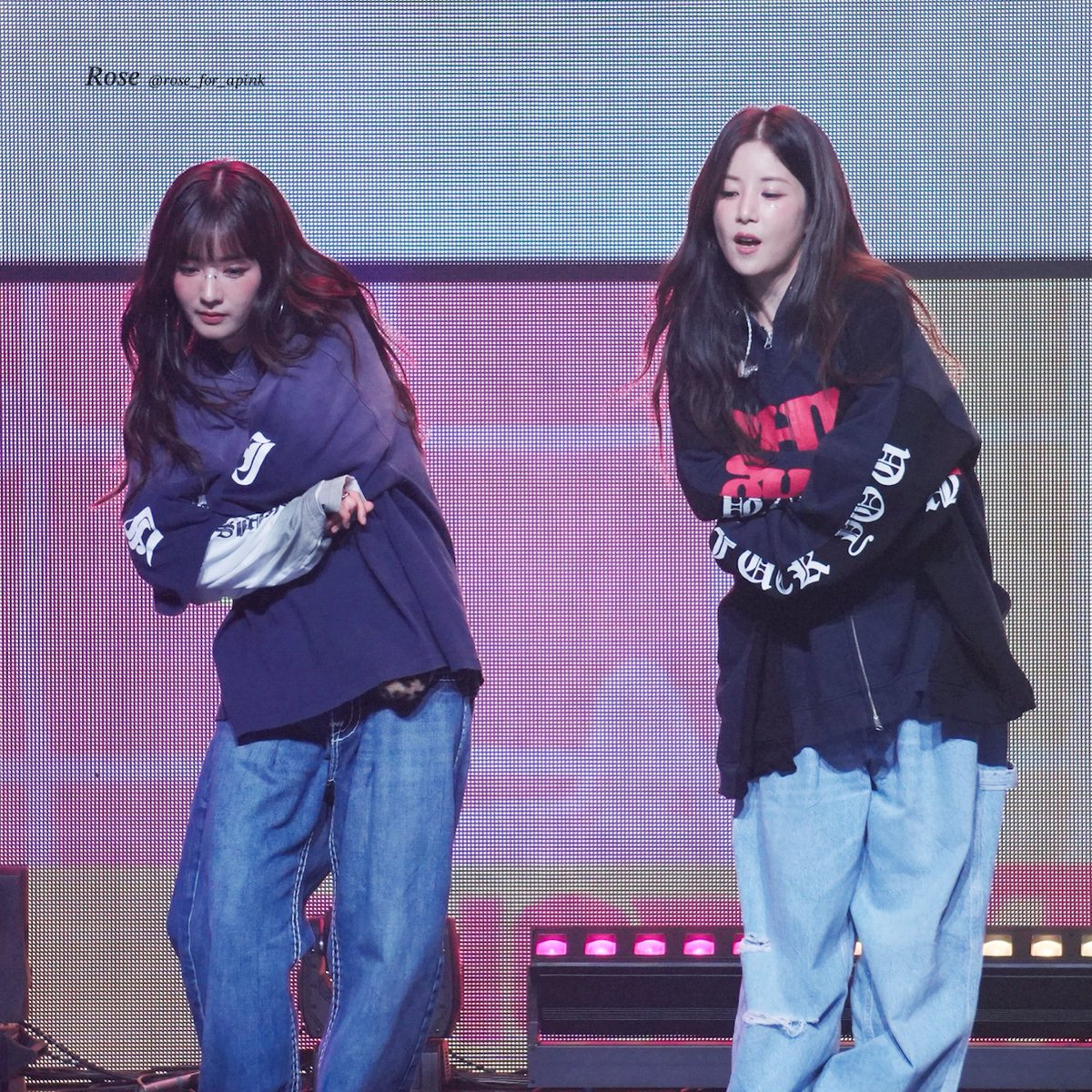rose_for_apink's tweet photo. 모난 선이면 어때
나만 좋으면 Okay

One and only real of me
I just wanna feel something

-
-

241005. Apink CHOBOM FANMEETING TOUR [MATCH] ♥ IN SEOUL 2회차

#에이핑크 #Apink #초봄
#박초롱 #Chorong @Apinkpcr 
#윤보미 #Bomi @Apinkbm https://t.co/G7KKdwDm56