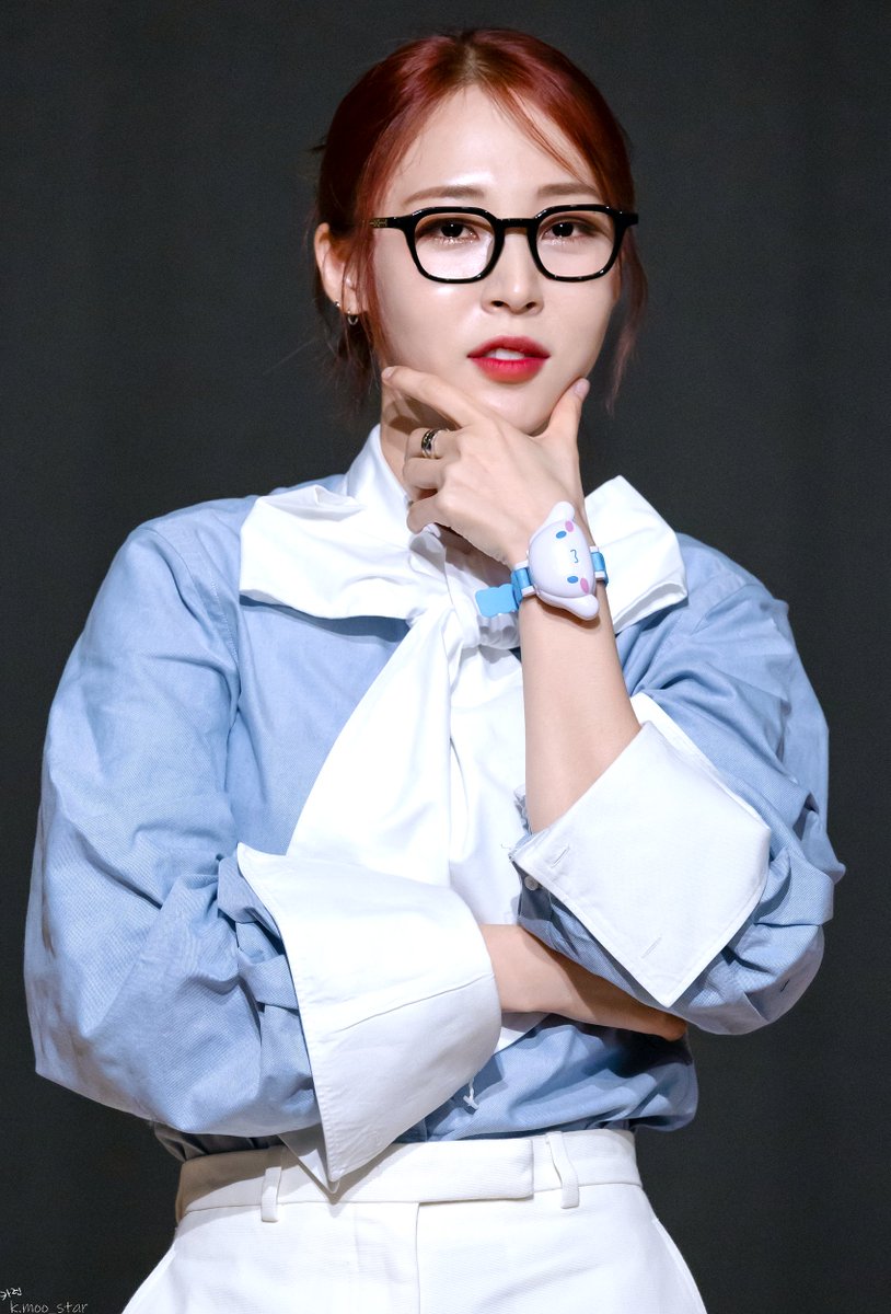 k_moo_star's tweet photo. [ Moonbyul 문별 🐹 ]               
240825 Everline Offline Fansign (3)        

#문별 #MOONBYUL #ムンビョル 
#Starlit_of_Twinkle https://t.co/3KoqrLqZfX