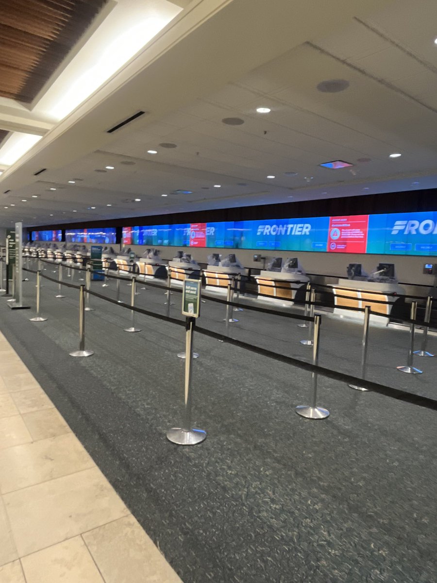 MCOplamespotter's tweet photo. @airlinevideos 
Hello from a quiet MCO https://t.co/ynn4IxAOMQ
