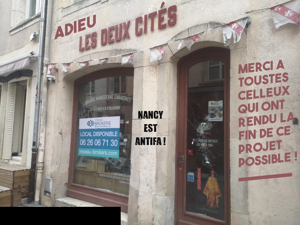 BAF_Nancy's tweet photo. 🥳 La librairie réac des 2 cités met la clé sous la porte.

Celle-ci avait notamment soutenu génération identitaire, invité Zemmo*r ou encore accueilli des réunions de l'AF. 

En 4 ans d'existence, la pression populaire et antifa à son encontre n'a jamais cessé. 

Nancy antifa. https://t.co/k2Xg29PtTy