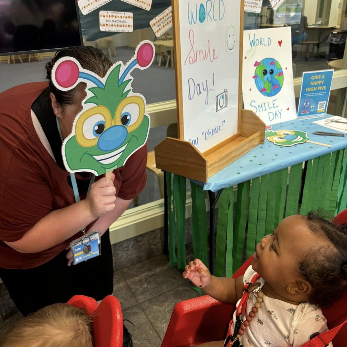 We're looking for teachers and teacher assistants who are excited to inspire the next generation of role models. If that's you, apply online today at doodlebugs.com/careers!