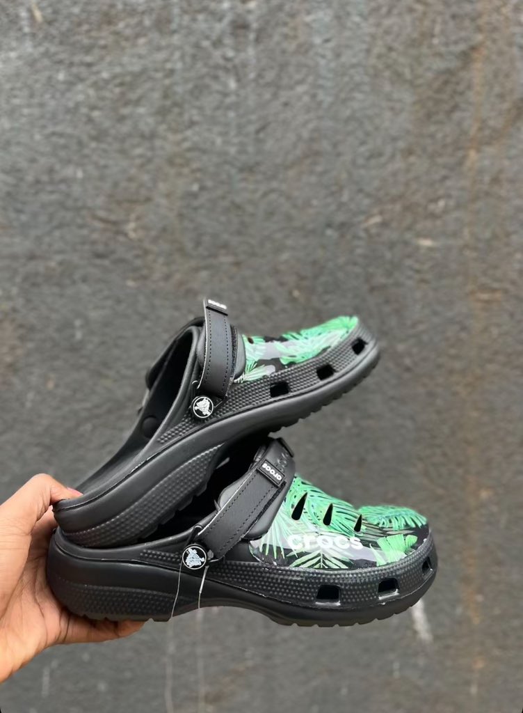 AY_K3nnedy's tweet image. Comfort meets style in every step! 🐊✨ #CrocsLife

• Call/Text: +250787411331
        Dm Us For Business…

#OnlyKicks 🥶🔥