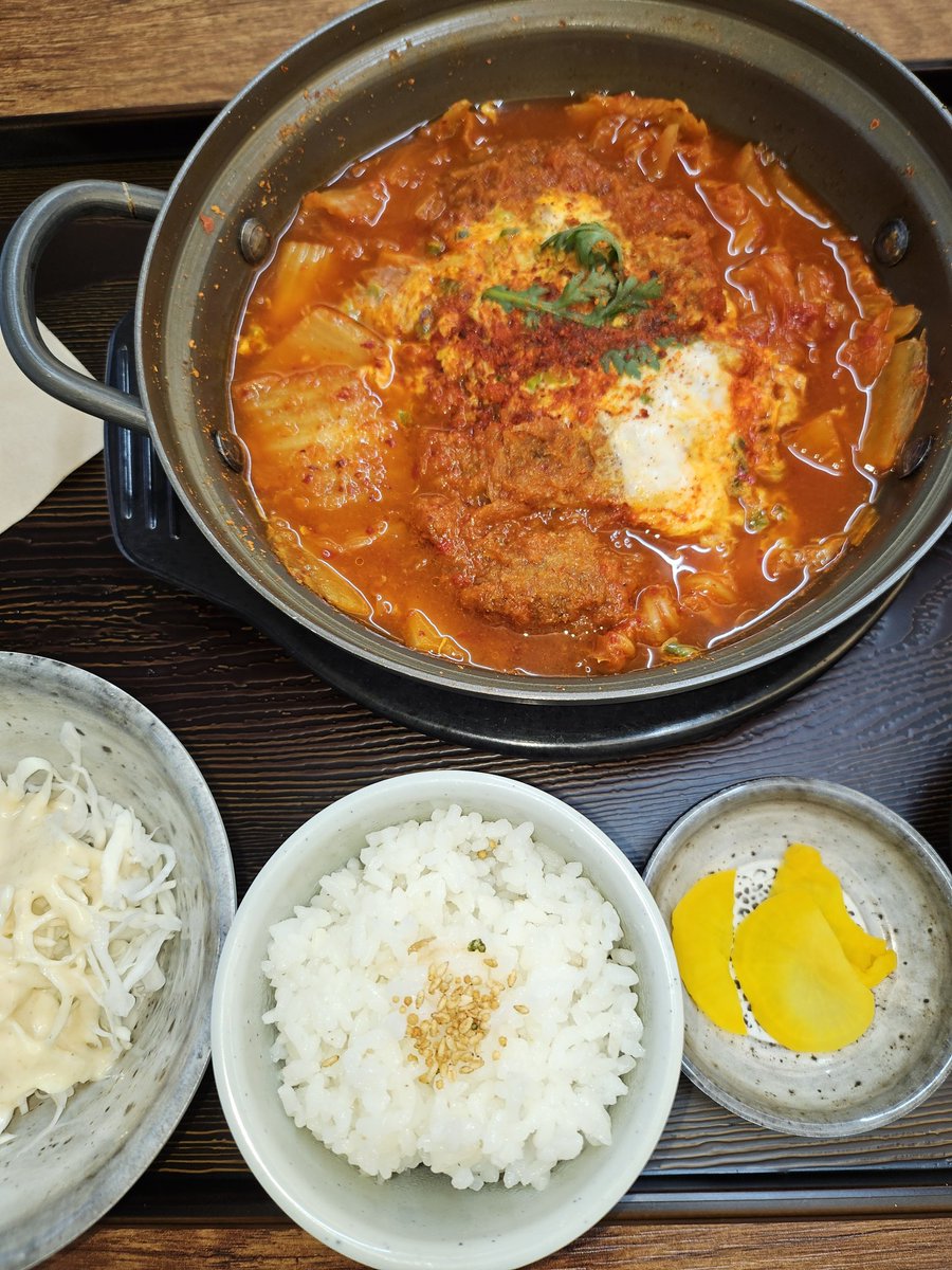 flowmiddlecard's tweet image. 데푸리님
김치가츠동입니다