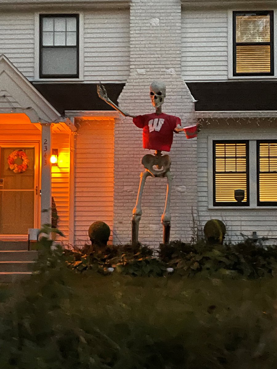 Isaac Campos (@isaac_campos) on Twitter photo Madison, Wisconsin is the new hub of psychedelic research. Though beer and cheese curds are still pretty popular. I know, because I was there. My report here:
shorturl.at/OvrSj
<a href="/zoe_dubus/">Dr Zoë Dubus</a> <a href="/UWTCRPS/">Center for Research in Psychoactive Substances</a> @LucRichert <a href="/drughistory/">A&D History</a> <a href="/erikadyckhist/">Erika Dyck</a> Madison, Wisconsin is the new hub of psychedelic research. Though beer and cheese curds are still pretty popular. I know, because I was there. My report here:
shorturl.at/OvrSj
<a href="/zoe_dubus/">Dr Zoë Dubus</a> <a href="/UWTCRPS/">Center for Research in Psychoactive Substances</a> @LucRichert <a href="/drughistory/">A&D History</a> <a href="/erikadyckhist/">Erika Dyck</a>