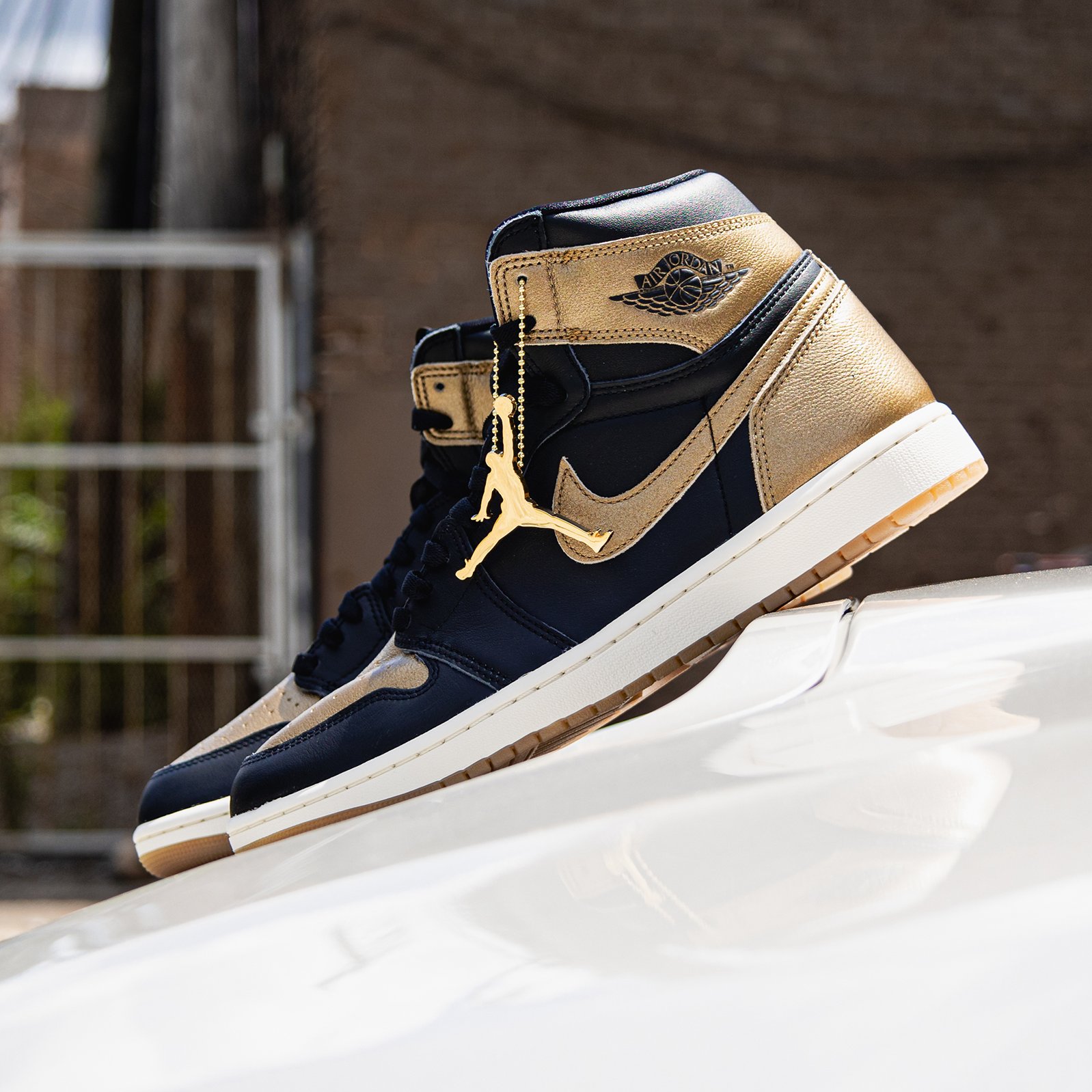 Jordan 30 gold hotsell