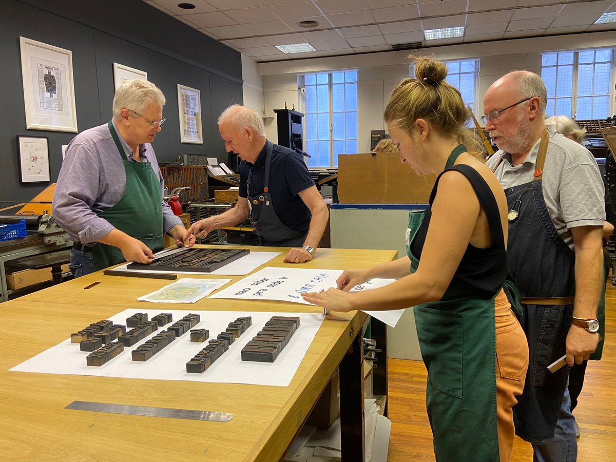 stbridefdn's tweet image. Print your own letterpress poster, using our historic printing presses and wood type in one of our popular letterpress poster workshops.

📆 Wednesday 23 October
⏰ 10:30am-4:30pm
📍 St Bride Foundation

🔗 Book here buff.ly/4811yBx

#PrintWorkshop #Letterpress #Printin