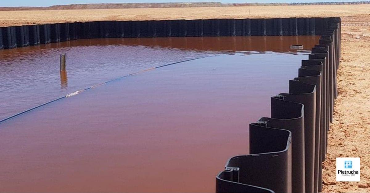 Some strategic investment projects require a guarantee of full water-tightness of the construction. In such cases, the Pietrucha sheet piles may be additionally equipped with integrated #gaskets.
#vinylpile #pvcpile #stoppowodzi