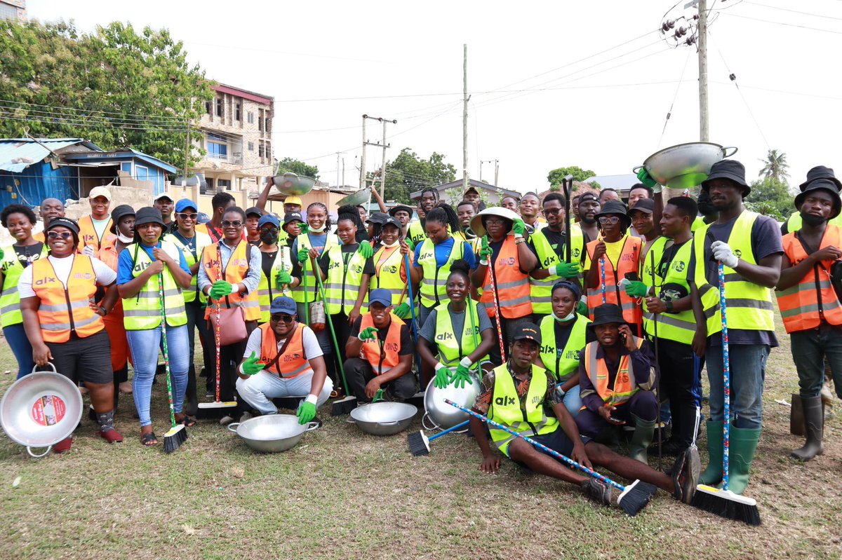 ReddyLiveFirm's tweet photo. Our branded vaulted reflective vests for @AlxGhana and @buzstopboys 

We deliver [value] 0277622802
#cleanghana https://t.co/0hauywMacq