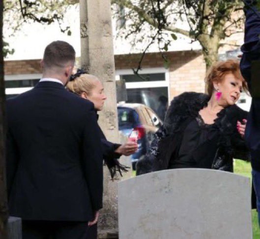 Kellie Bright is a Queen tweet media