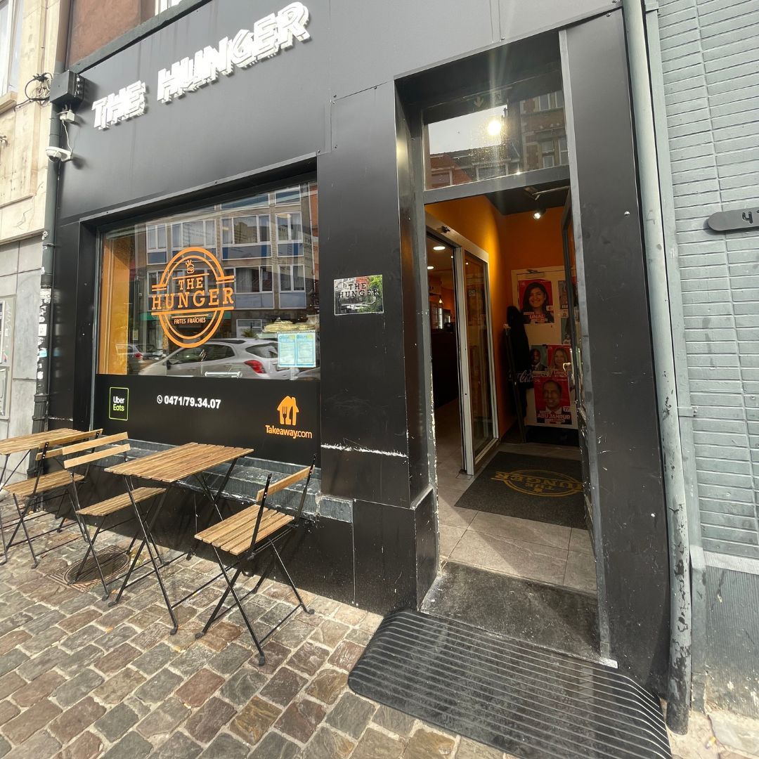 autonomia_asbl's tweet photo. 📢 Hier, nous avons installé de nouvelles #rampes d'accès #PMR à Ixelles , en faveur de l'#accessibilité des commerces 🛍️♿
#Autonomia a remporté l'appel d'offres de l'ASBL #EntreprendreXXL à Ixelles, permettant l'installation de 11 rampes. 
Merci à la commune d'#Ixelles ! https://t.co/ac8oD47Toe