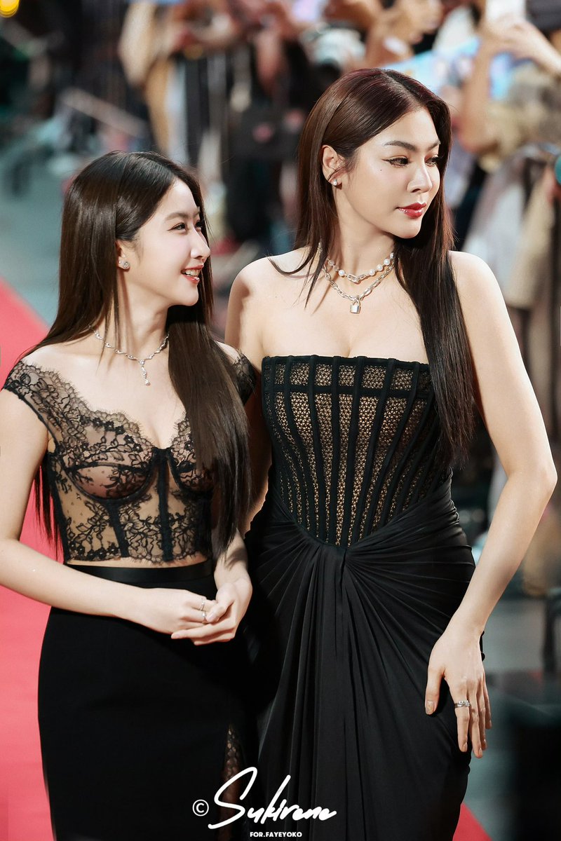 <a href="/carolclips/">sapphic</a> They always look at each other with loving eyes🥺🥺🥺