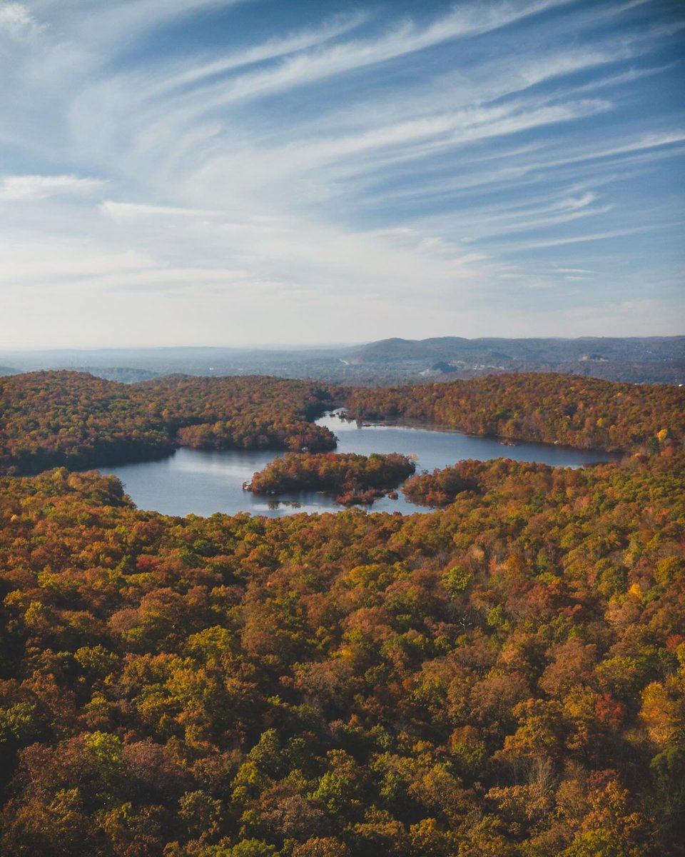 NJspots's tweet photo. October Vibes 🍁
📷 @mds.shoots 
.
.

#fallvibes #sussexcountynj #fallfoliage #fallcolors #explorenj #njphotographer #njphotography #njspots #ipulledoverforthis #northjerseyadventures #yesnj #nj_creative #scenicnj #locallivingnj #njdotcom #njshooterz #backroad_visions https://t.co/yhsW0ZgGl5